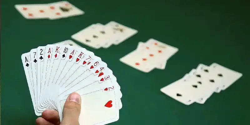 Kỹ thuật "Chặn bài" và "Ép bài" đối thủ